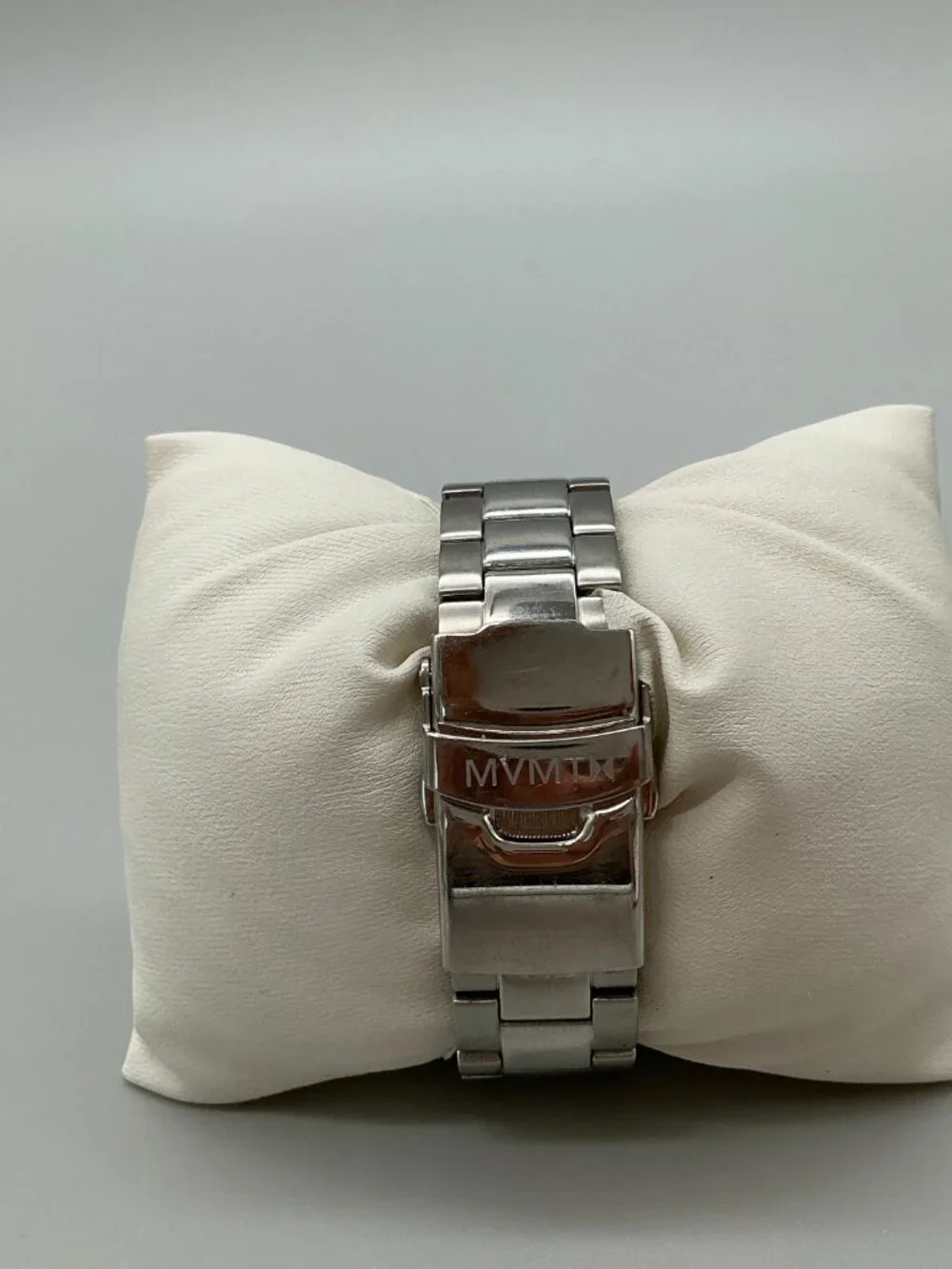 MVMT Coronada International Waters Womens Watch 36mm Silver Tone New Battery